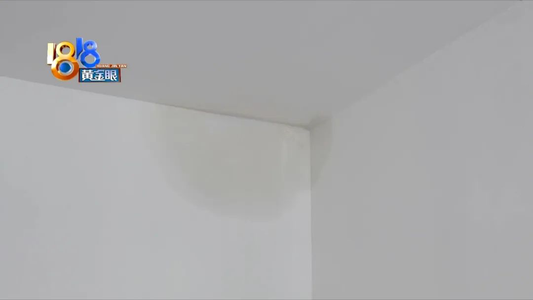 DƬ